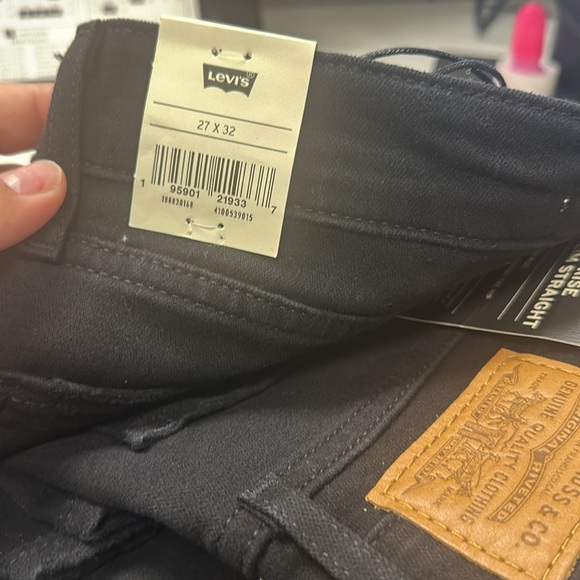 Levi's Women's Premium 724 High Rise Straight Leg - Picture 5 of 6